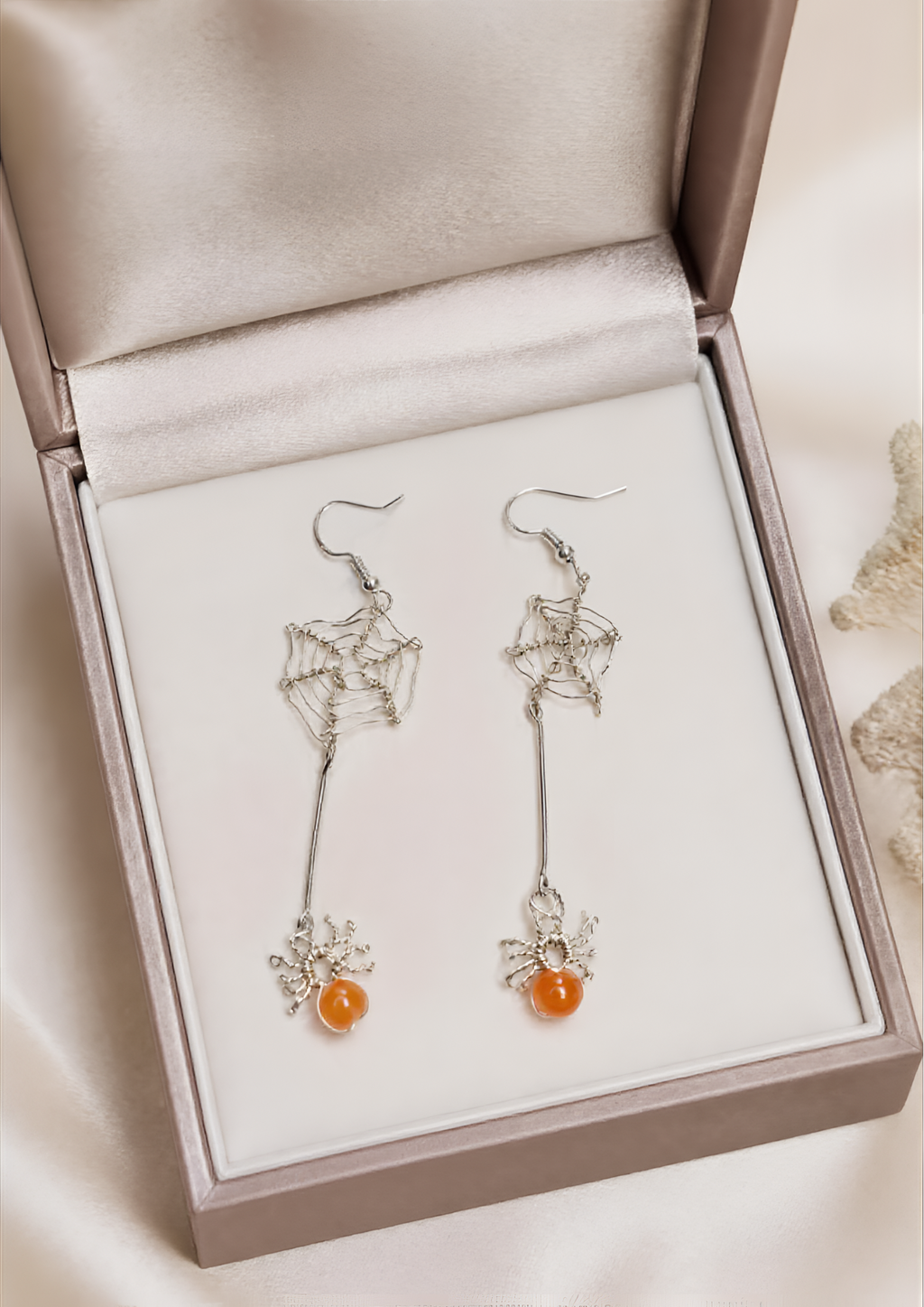 Boucle d'oreilles Araignée et sa Toile d'argent