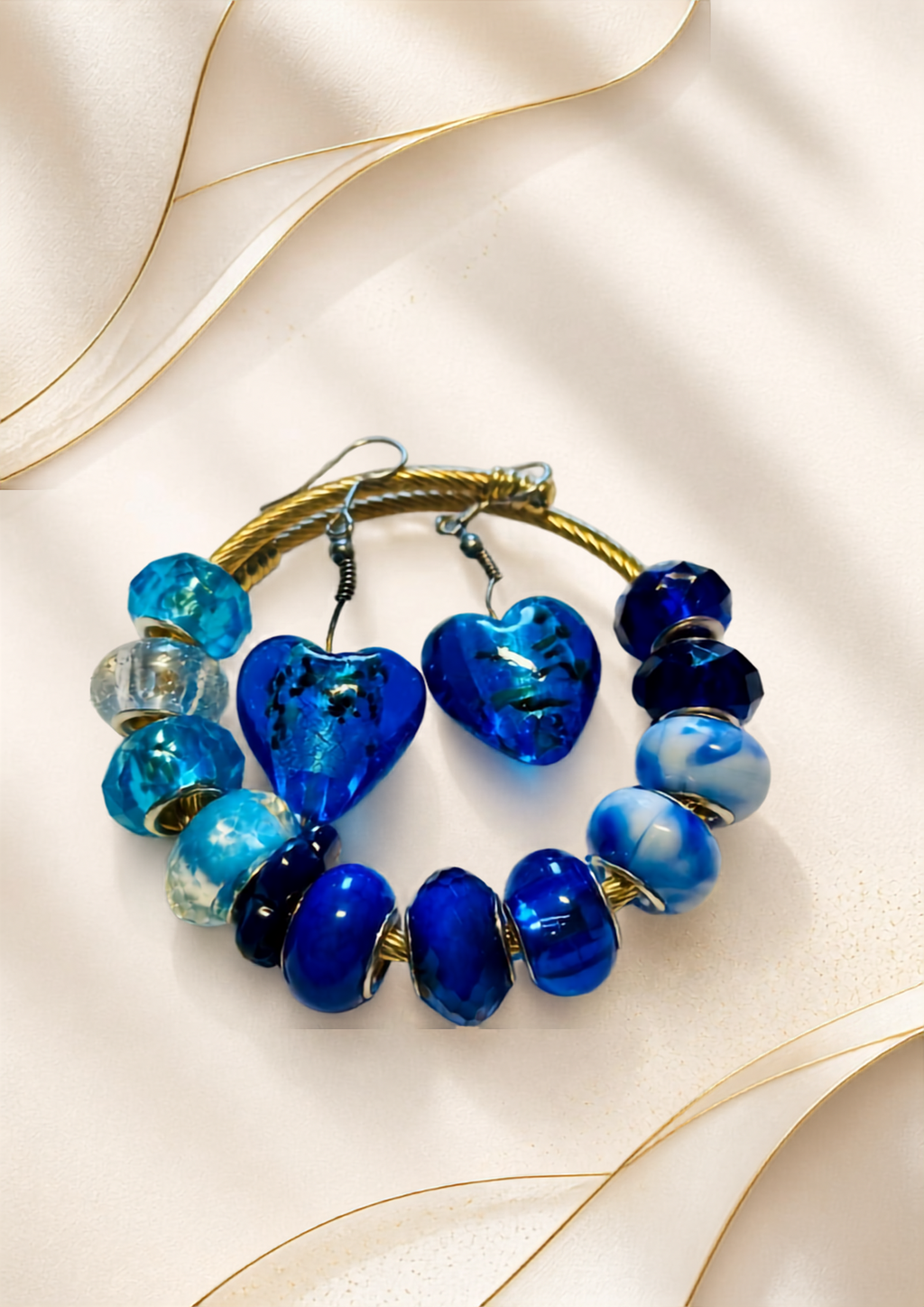 Parure Boucles d’oreilles cœur et Bracelet en perles de verre bleue