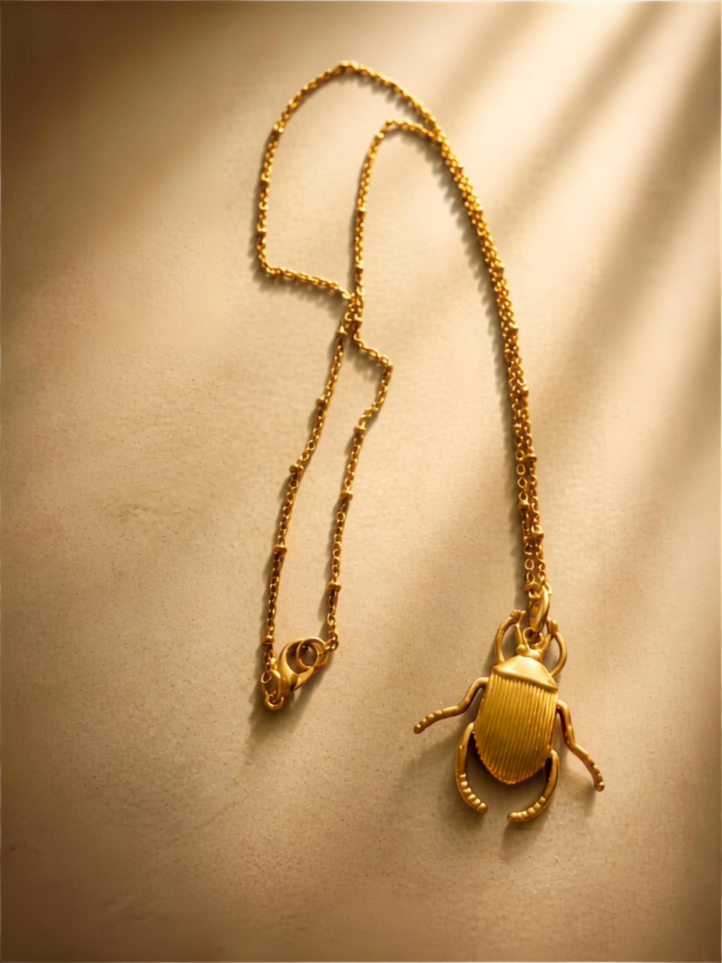 collier scarabée plaqué or 24k